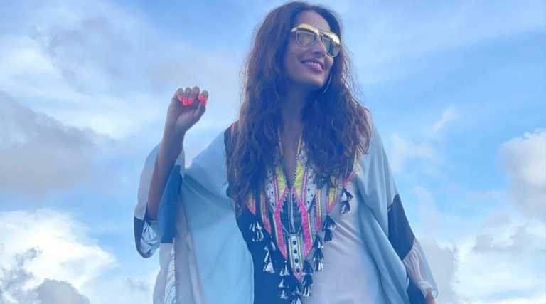 ‘Happy Blues’: Bipasha Basu gives major beach fashion goals as she vacations in the Maldives – Travel India Alone