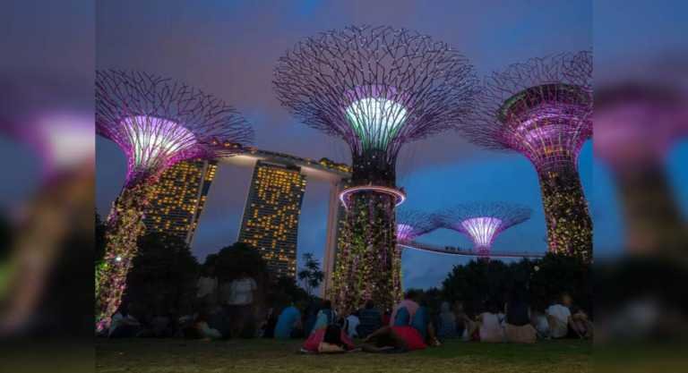 Top travel experiences for first time travellers to Singapore – Travel India Alone