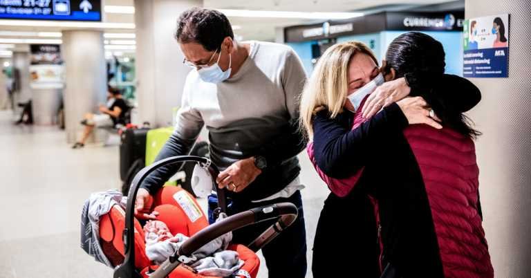 With Tears, Hugs and Balloons, US Allows Vaccinated Foreign Travelers to Enter – Travel India Alone