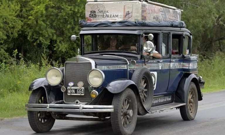 Zapp Family Travel 22 years in 90-year-old car, visits 102 nations – Travel India Alone