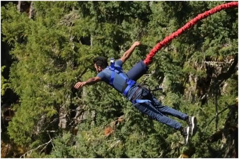 8 Best Adventure Sports Places in India to Get Your Adrenaline Pumping – Travel India Alone