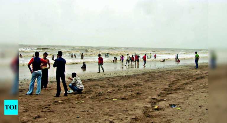 After Accidents, Swimming Banned At Daman Beaches | Surat News – Travel India Alone