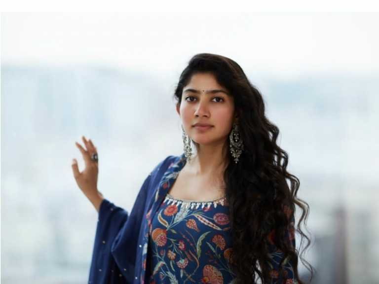 Sai Pallavi Gives A Glimpse Of Her ‘Special Family Trip After Ages’; WATCH – Travel India Alone