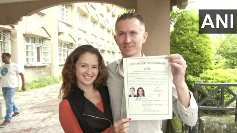 Russia-born man marries Ukraine woman in Himachal Pradesh, says ‘make love,…’ – Travel India Alone