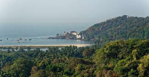 On A Slow Travel Through Beaches Of Vengurla – Travel India Alone