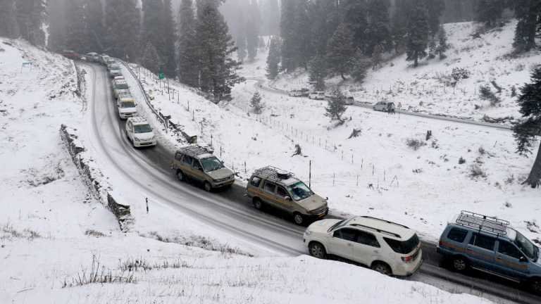 Kashmir tourism peaks in winter, stakeholders expect record-breaking tourist arrivals – Travel India Alone