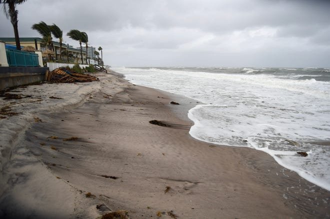 High tide and wind hammer Martin St. Lucie and Indian River beaches – Travel India Alone